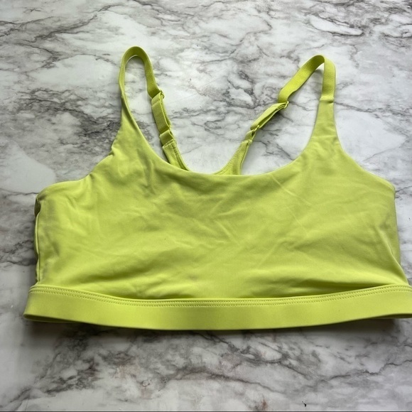 ❤️ Fabletics Lime Green Racerback Sports Bra - Picture 1 of 7
